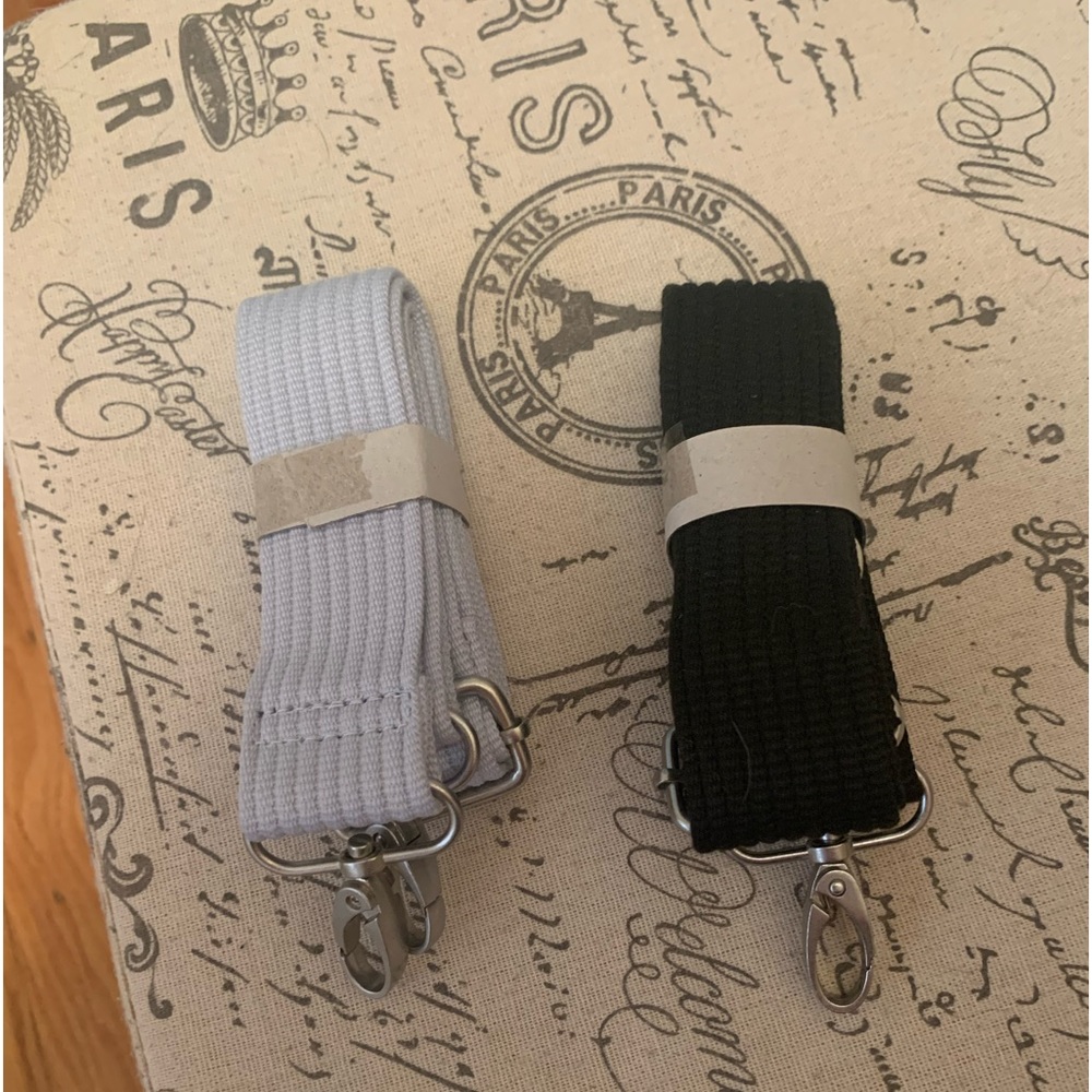 2 new bag straps, never used.